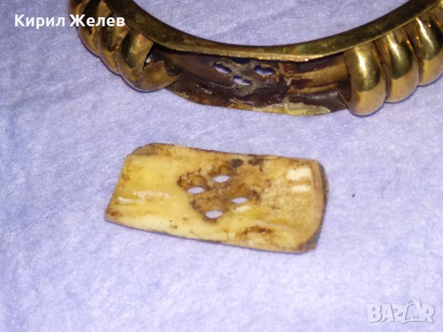 СТАРА БРОНЗОВА ТИБЕТСКА ТРАДИЦИОННА ГРИВНА с КАМИЛСКА КОСТ с НУЖДА от ЛЕКА РЕСТАВРАЦИЯ! 38316, снимка 2 - Антикварни и старинни предмети - 41192290