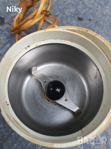 Кафемелачка Росток , снимка 2 - Антикварни и старинни предмети - 52373571