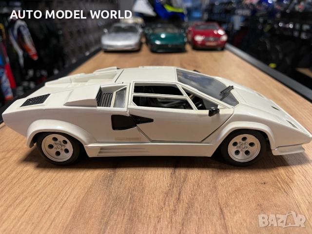 Метална колекционерска количкa модел BBURAGO LAMBORGHINI COUNTACH, снимка 2 - Колекции - 52888157