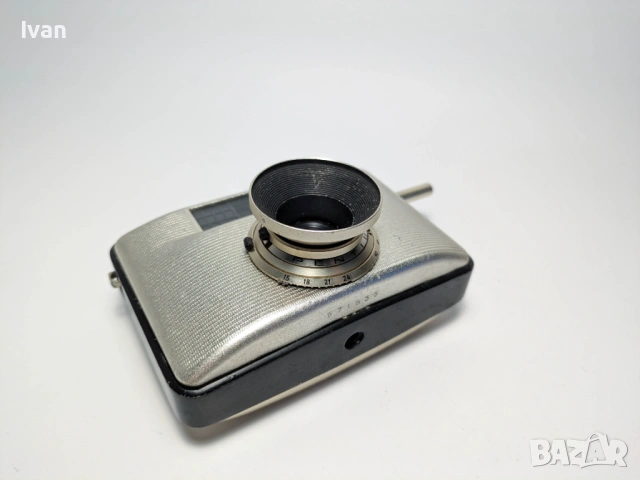 Винтидж Welta Penti II Half Frame 35mm фотоапарат със сенник за обектив, снимка 3 - Фотоапарати - 53421795