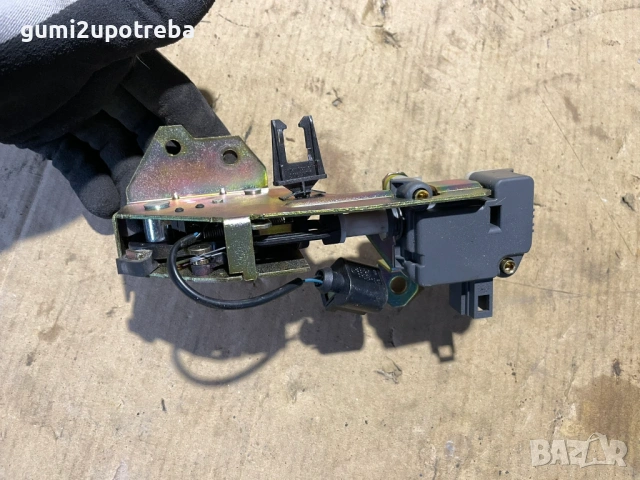 Брава Стъкло Заден Капак 7L0827506D Porsche Cayenne S 4.5 2005г 9PA, снимка 4 - Части - 53071322