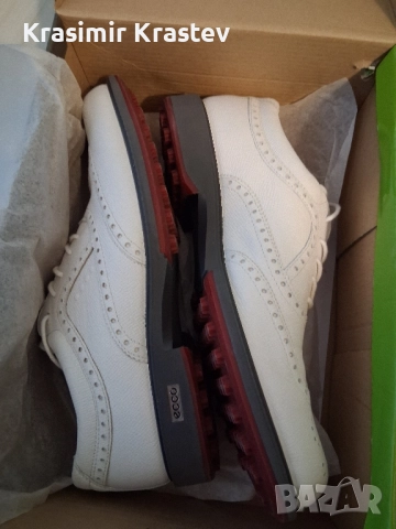 Продават се официални обувки на марката Ecco номер 43 много стилни и клас и обувки.