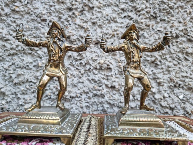 Антикварни Бронзови Свещници Фокусник Франция- (1930-1940г), снимка 4 - Антикварни и старинни предмети - 40112344