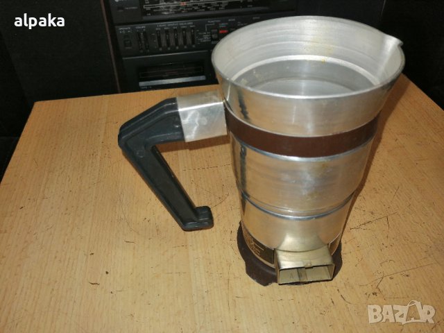 Подавам нова електро кафеварка за турско кафе, от едно време