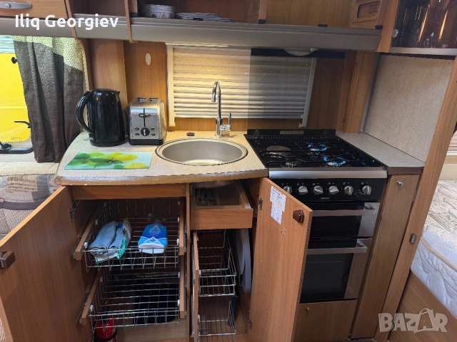 Kаравана SWIFT CONQUEROR-ALDE/ДВОЙНА ДУШ КАБИНА/ГОЛЯМ ХЛАДИЛНИК/ФОРСЕЛТ/MOVER/ФРЕНСКА СПАЛНЯ, снимка 7 - Каравани и кемпери - 53578328