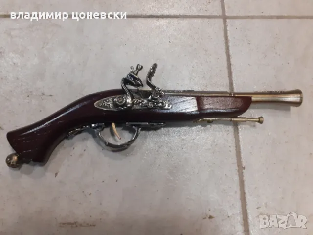 Красив кремъчен пистолет,пищов,оръжие