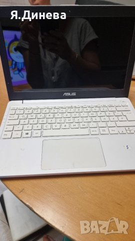 Малък лаптоп за части Asus  E203N 10,1 , снимка 1 - Части за лаптопи - 41632525