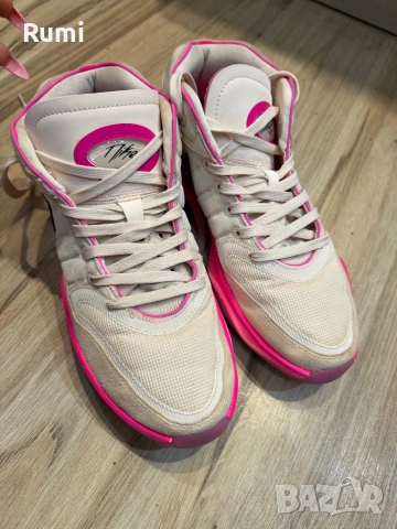 Оригинални маратонки Nike AIR ZOOM G.T. HUSTLE 2! 42 н, снимка 3 - Ежедневни обувки - 52182791