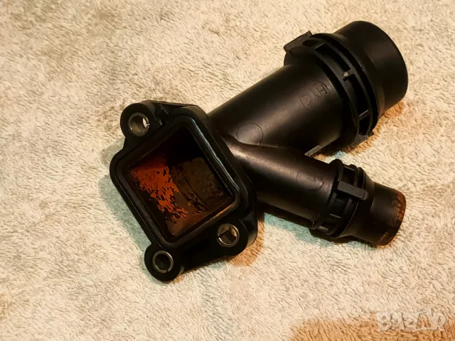 Фланец, конектор, термостатно тяло за BMW E81 E87 E90 E91 E60 E61 - 2.0d, снимка 2 - Части - 49032433