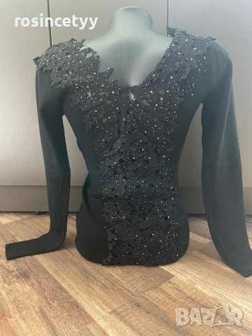 черна блузка с интересен гръб, снимка 2 - Блузи с дълъг ръкав и пуловери - 36164210