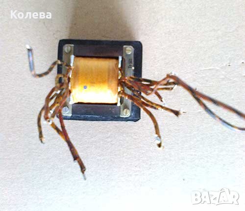 Елементи от радиостанция UKV  USF 600 