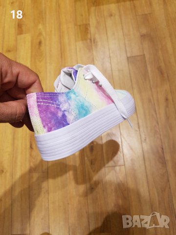 Дамски обувки, снимка 3 - Дамски ежедневни обувки - 40513377