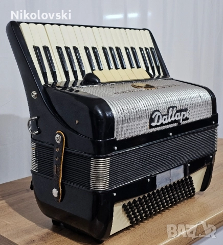 Италански акордеон Dallape, снимка 3 - Акордеони - 52358462