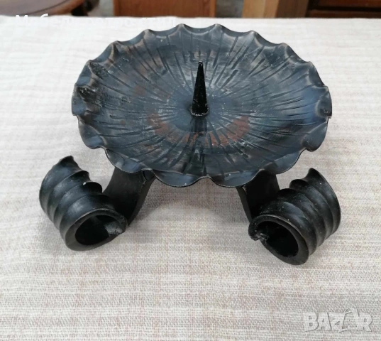 Винтидж свещник от ковано желязо с декоративни извити елементи. Подходящ за интериор., снимка 4 - Антикварни и старинни предмети - 53785130