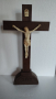 Настолен кръст Разпятие Христово от дърво и порцелан, снимка 1