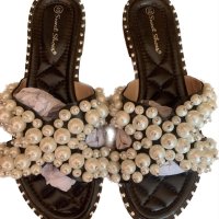 Нови дамски чехли с перли, снимка 3 - Чехли - 41911715