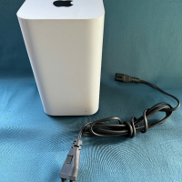 Рутер Apple AirPort Extreme A1521 EMC 2703 (6th Gen) Wireless Router , снимка 2 - Рутери - 44710218