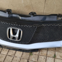 Решетка Honda Civic 8, снимка 1 - Аксесоари и консумативи - 44746582