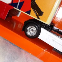 Mercedes-Benz Actros.1.43 Scale.Repsol Honda Team.Dani Pedrosa🇪🇸 2., снимка 16 - Колекции - 42637003