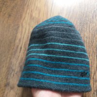 rip curl - страхотна зимна шапка КАТО НОВА, снимка 5 - Шапки - 34828638
