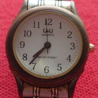 Марков дамски часовник Q/Q QUARTZ WATER RESIST много красив здрава оригинална верижка - 23488, снимка 3 - Дамски - 36110991
