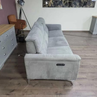 Сив диван от плат четворка с електрически релакс механизъм, снимка 3 - Дивани и мека мебел - 44701380