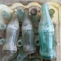 Стари шишета от Coca-Cola. 250ml. Шише Кока - Кола. Каси с амбалаж. Безалкохолно, снимка 1 - Антикварни и старинни предмети - 39457475