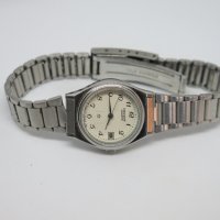 Дамски ретро часовник Orient Quartz K17740-00 CA, снимка 10 - Дамски - 44402359