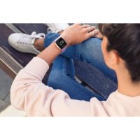 Висок Клас Умен НОВ Часовник Smartwatch Fitbit Versa, Лилав Смарт Дамски Кожен, снимка 3 - Смарт гривни - 41059623