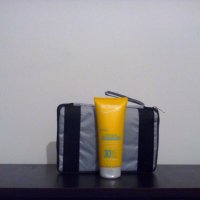 Промо оферта: Biotherm Fluide Solaire SPF 30 Wet or Dry Skin слънцезащитен продукт + сгъваема чанта, снимка 2 - Козметика за лице - 28754914