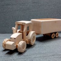 Декоративен дървен трактор с ремарке DMAR 179N2, снимка 2 - Други ценни предмети - 30502387
