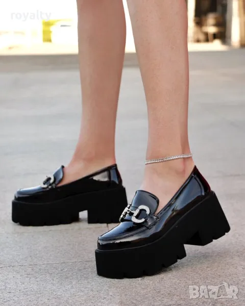 Обувки на платформа - черен лак, снимка 1