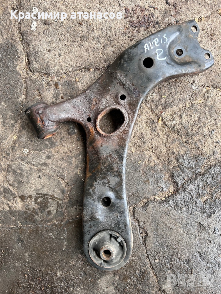 Носач преден десен за Тойота Аурис.2006-2012г, снимка 1