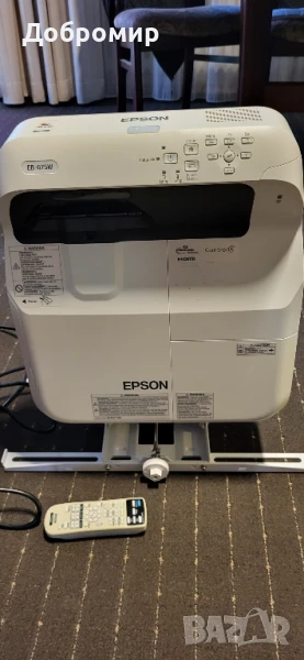 Ултракъсофокусен проектор Epson EB-675W + Стойка за стена, снимка 1