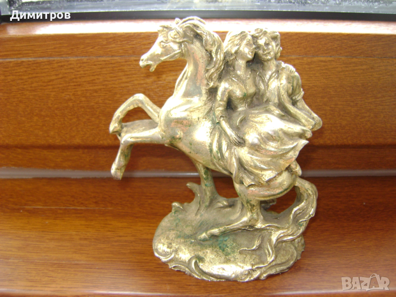 Стара статуетка, снимка 1