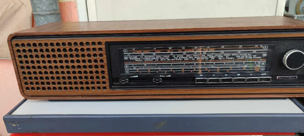 GRUNDIG RF 731 ラジオ GRUNDIG RF 731 ラジオ - メルカリ