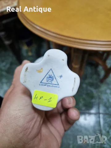 Страхотна рядка антикварна колекционерска порцеланова вазичка Royal Dux , снимка 7 - Колекции - 48422596