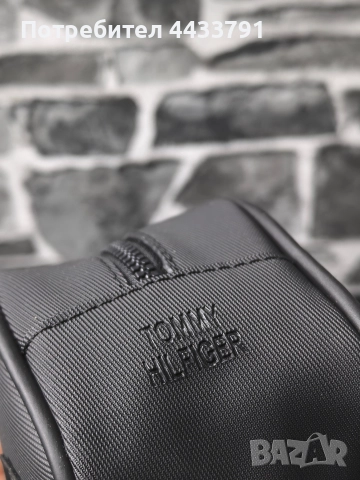 Tommy Hilfiger чанта тип несесер , снимка 4 - Чанти - 52826192