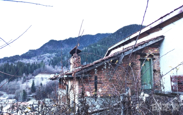 Продава се къща на два етажа, Средок, гр. Смолян , снимка 10 - Къщи - 52887529