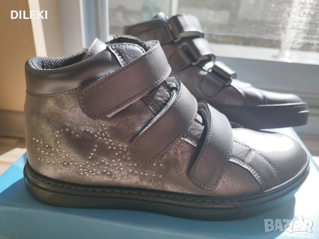 Обувки за момичета 