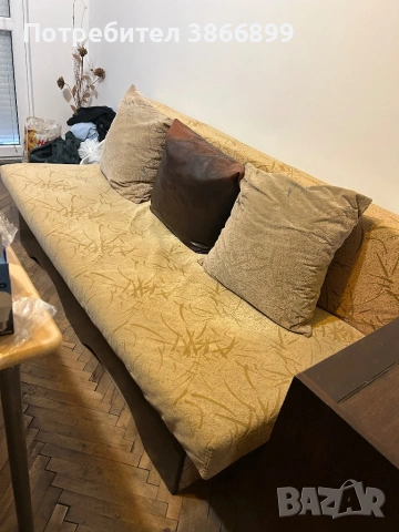 Разтегателен диван