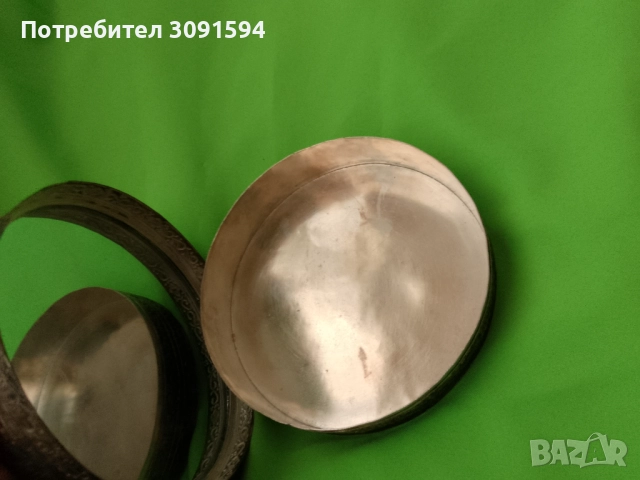 релефна медна посребрена кутия за бижута с огледало възрожденски стил, снимка 5 - Антикварни и старинни предмети - 51482064