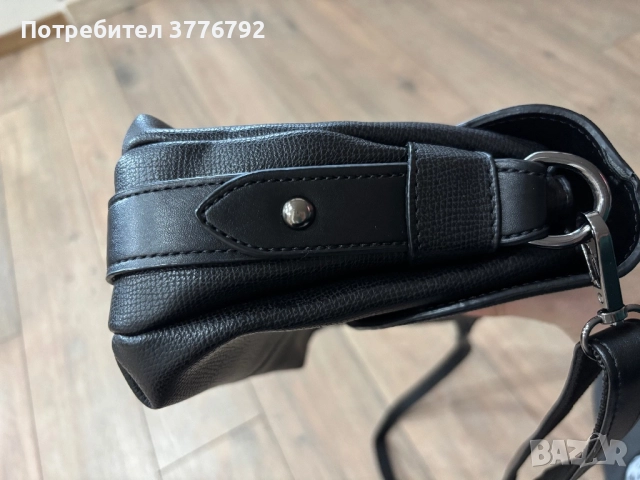 Дамска чанта Guess, снимка 3 - Чанти - 52613869