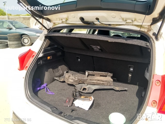 Аурис 2013 дизел НА ЧАСТИ, снимка 2 - Автомобили и джипове - 51159518