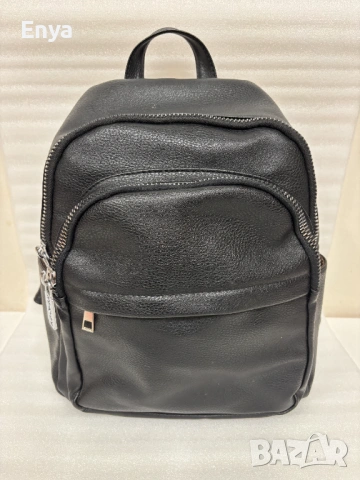 Раница от изкуствена кожа - черна