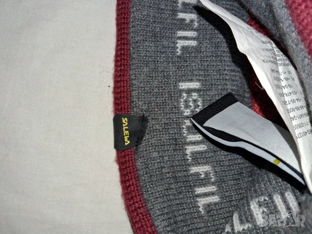  3 броя -  Arcteryx Chunky Knit Hat , Salewa Puez TIROLWOOL и Salewa Antelao Wool PP  шапки , снимка 15 - Шапки - 47599282