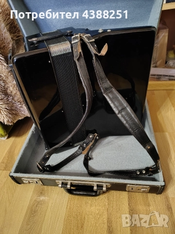 Акордеон Роял Стандарт с куфар, снимка 5 - Акордеони - 52621980