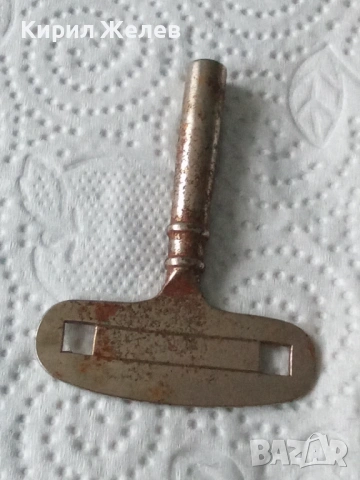 Ключ за стенен часовник 53390, снимка 4 - Антикварни и старинни предмети - 53137587