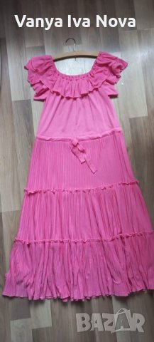 Дълга розова рокля 