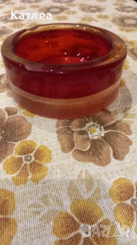 Пепелник червено стъкло, снимка 3 - Други стоки за дома - 53701835